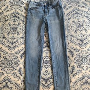 American eagle size 6 jeans